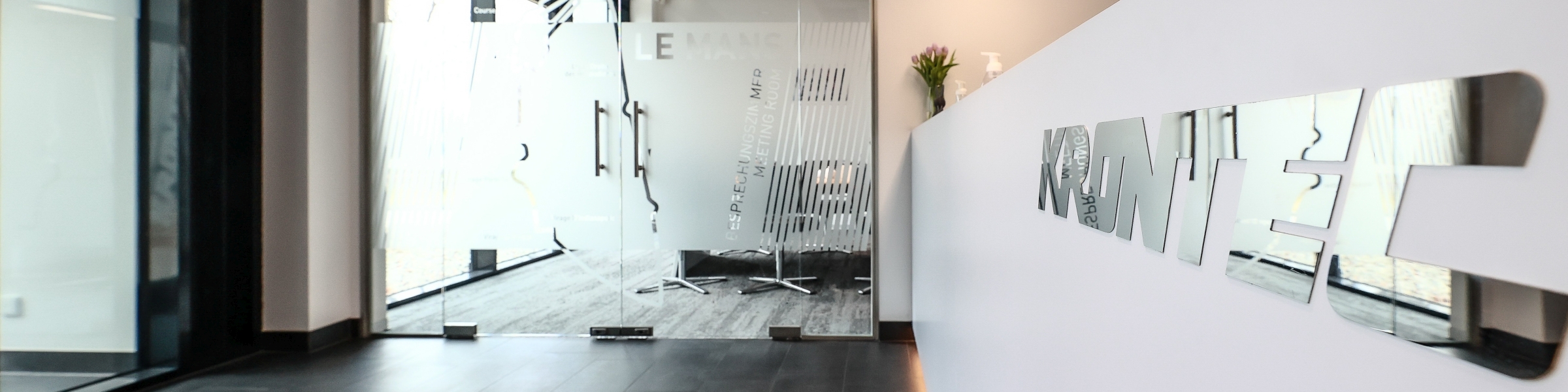 header-slider-image-1